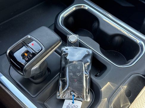 Used 2023 Chevrolet Silverado 1500 High Country w/ Technology Package image 35