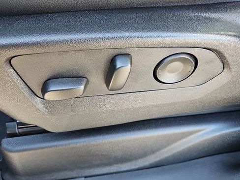 Used 2024 Chevrolet Tahoe Z71 w/ Luxury Package image 15