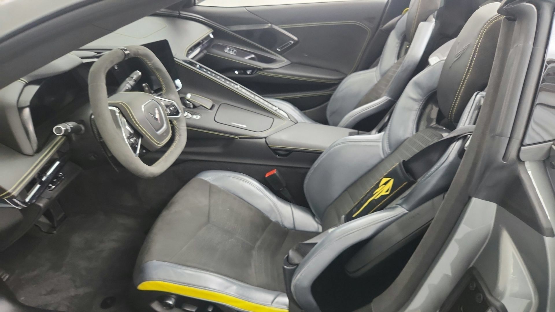 Certified 2023 Chevrolet Corvette Stingray Premium Conv w/ Z51 Performance Package RWD image 19