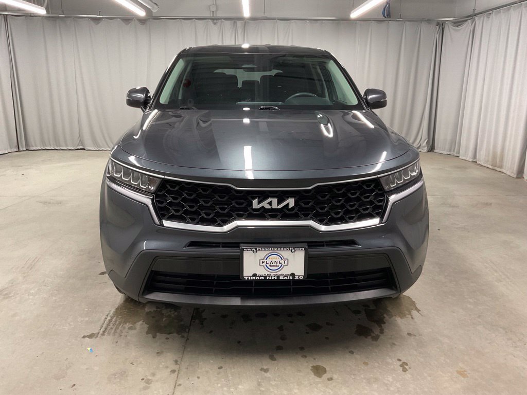 Used 2023 Kia Sorento LX AWD/4WD image 4