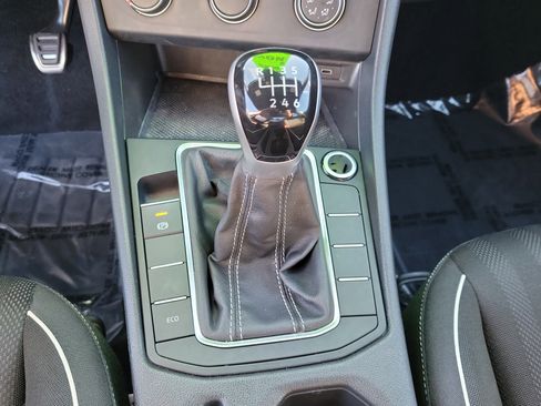 Used 2023 Volkswagen Jetta Sport image 31