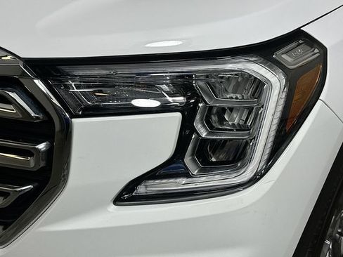 Used 2024 GMC Terrain SLT FWD image 24