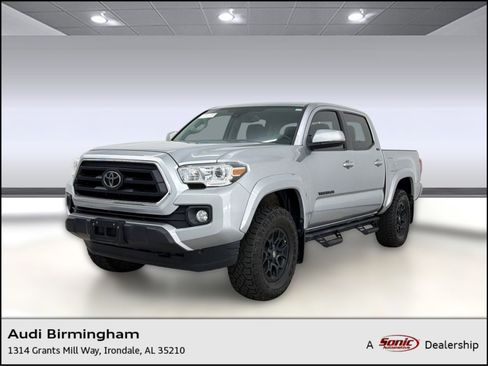 Used 2022 Toyota Tacoma SR5 w/ Technology Package AWD/4WD image 1