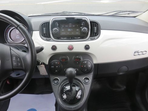 Used 2017 FIAT 500 Lounge FWD image 17
