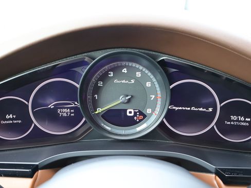 Certified 2023 Porsche Cayenne Turbo S AWD/4WD image 17