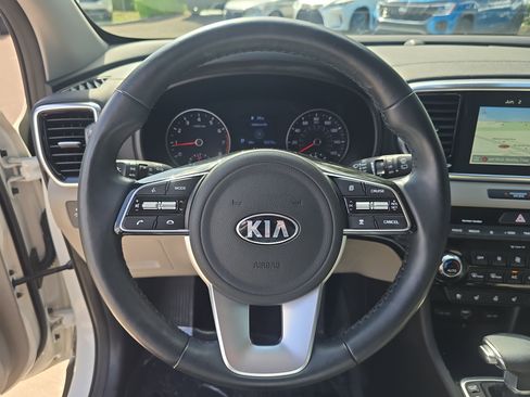 Certified 2022 Kia Sportage EX w/ EX Technology Package FWD image 31