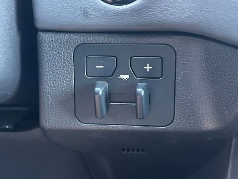 Used 2025 Toyota Tundra Platinum image 41