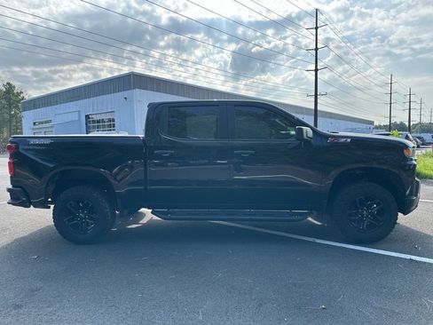 Used 2019 Chevrolet Silverado 1500 Custom Trail Boss w/ Custom Convenience Package AWD/4WD image 4