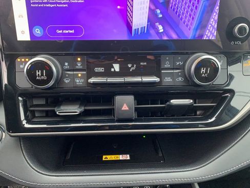 Used 2023 Toyota Highlander XLE image 24