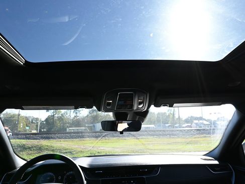 New 2025 Jeep Grand Cherokee L Laredo image 18