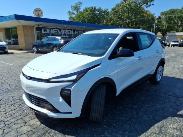 New 2027 Chevrolet Bolt LT w/ Comfort Package FWD image 13