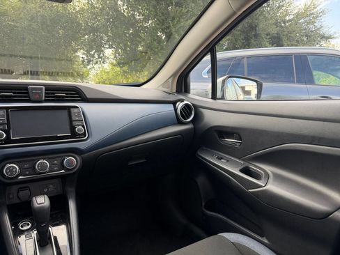 Used 2025 Nissan Versa SV FWD image 27