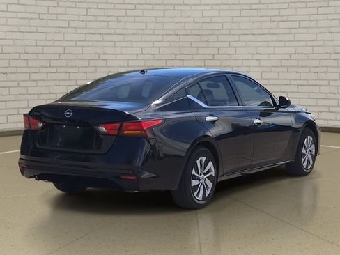 Used 2025 Nissan Altima 2.5 S FWD image 5