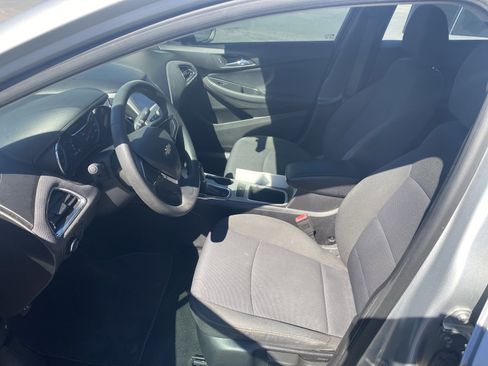 Used 2017 Chevrolet Cruze LS image 9