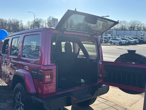 Used 2024 Jeep Wrangler Sahara w/ Safety Group image 18
