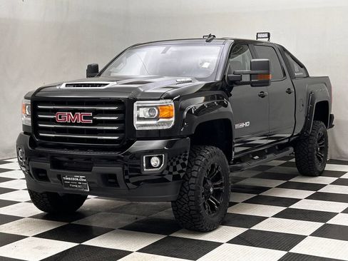 Used 2018 GMC Sierra 2500 SLT w/ Duramax Plus Package AWD/4WD image 4