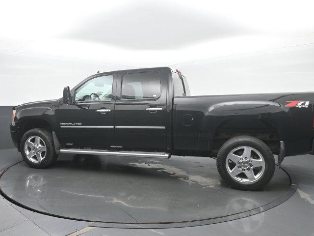 Used 2014 GMC Sierra 2500 Denali w/ Snow Plow Prep Package AWD/4WD image 3