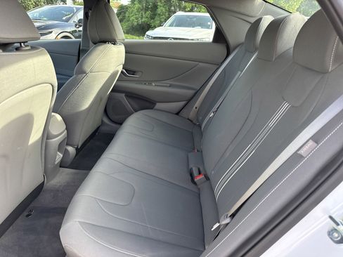 Used 2025 Hyundai Elantra Sport FWD image 14