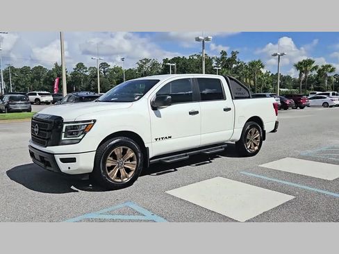 Used 2024 Nissan Titan SV w/ SV Bronze Edition Package RWD image 25