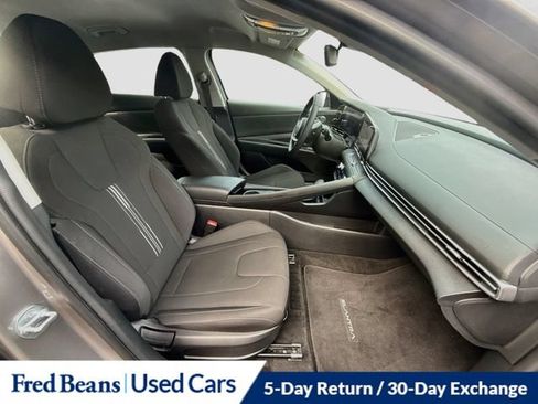 Used 2023 Hyundai Elantra SEL w/ Convenience Package FWD image 34