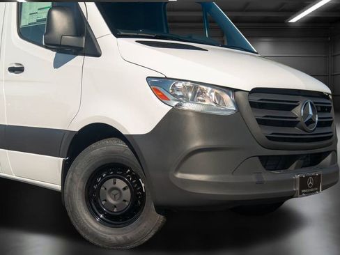 Used 2024 Mercedes-Benz Sprinter 2500 image 14