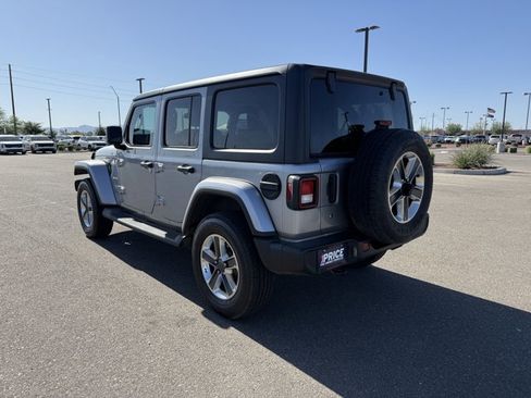 Used 2020 Jeep Wrangler Unlimited Sahara AWD/4WD image 8