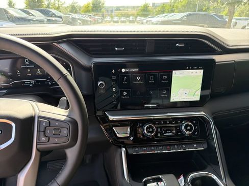 Used 2024 GMC Sierra 1500 Denali w/ Denali Reserve Package AWD/4WD image 24