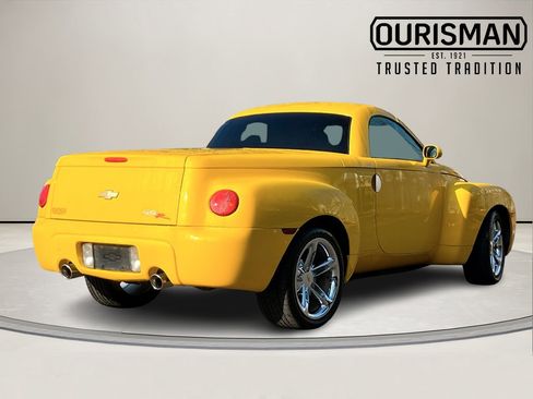 Used 2005 Chevrolet SSR w/ Preferred Equipment Group image 5