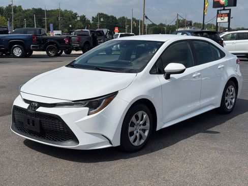 Used 2021 Toyota Corolla LE FWD image 4
