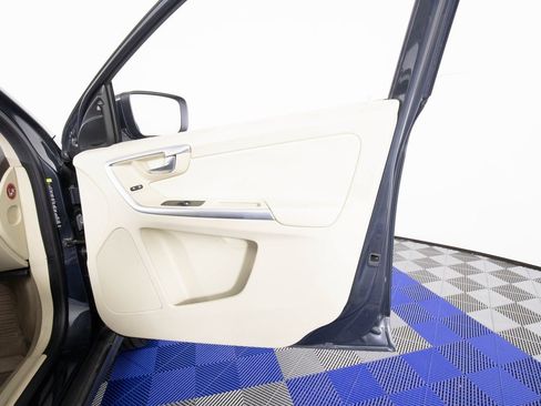 Used 2010 Volvo XC60 T6 image 18