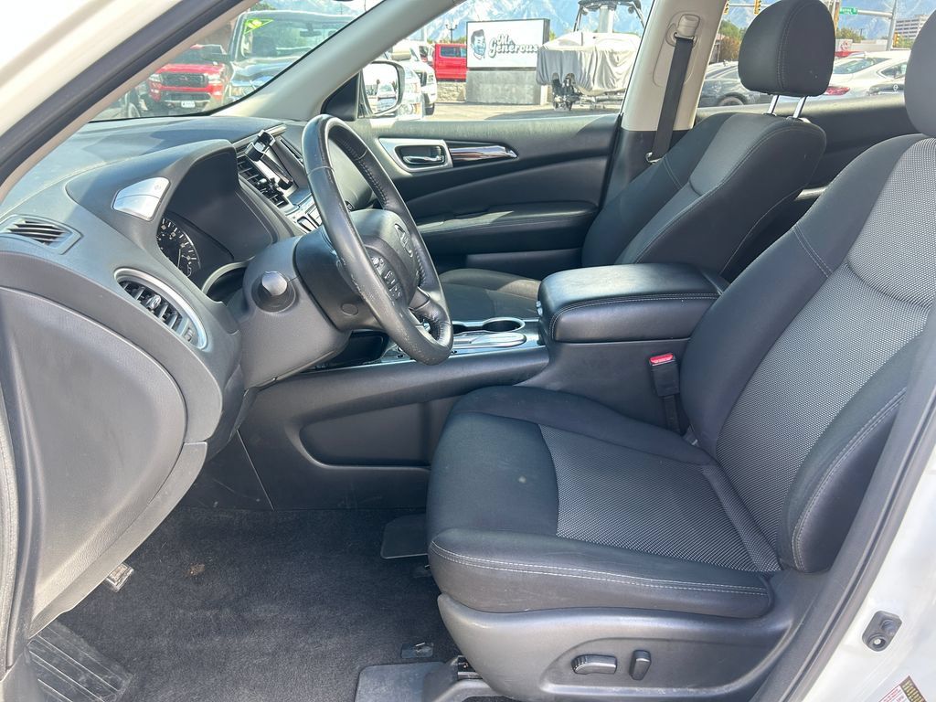 Used 2018 Nissan Pathfinder SV FWD image 25