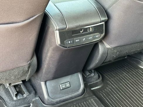Used 2022 Toyota Highlander L image 15