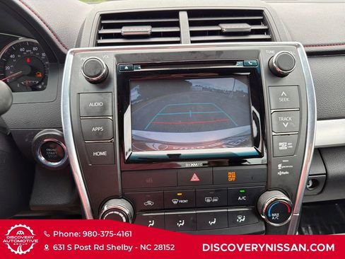 Used 2017 Toyota Camry SE w/ Moonroof Package FWD image 16