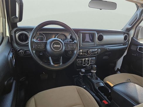 Used 2022 Jeep Gladiator Willys image 10