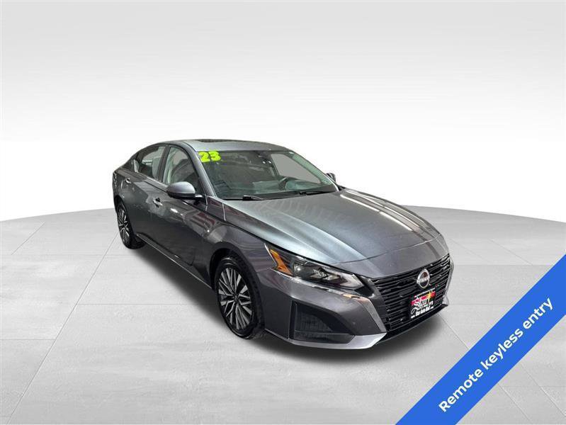 Used 2023 Nissan Altima 2.5 SV w/ SV Premium Package AWD/4WD image 3
