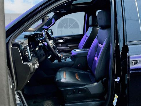 Used 2022 GMC Sierra 1500 AT4 w/ AT4 Premium Package image 11