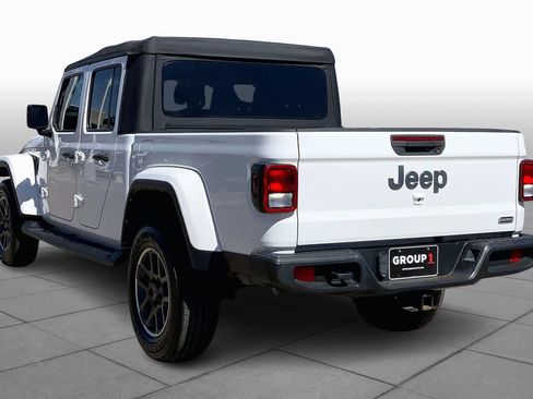 Used 2022 Jeep Gladiator Overland w/ Trailer Tow Package AWD/4WD image 12