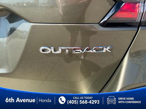 Used 2025 Subaru Outback Premium AWD/4WD image 14