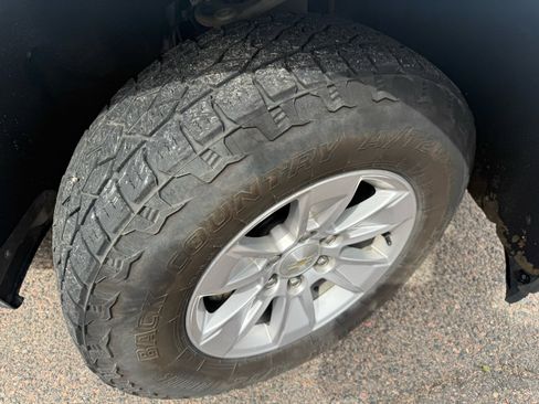 Used 2019 Chevrolet Silverado 1500 LT image 30