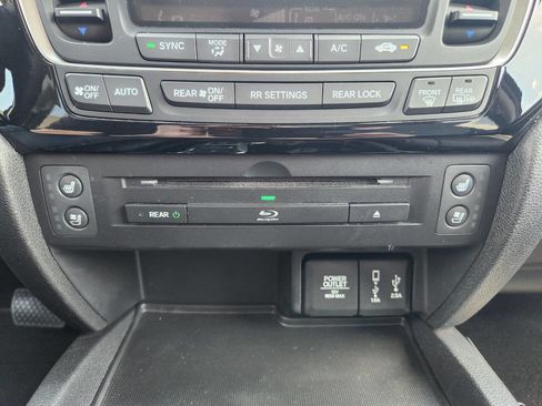 Used 2017 Honda Pilot Elite image 31