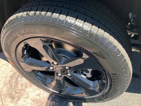 New 2025 Jeep Grand Cherokee L Limited w/ Luxury Tech Group II image 30