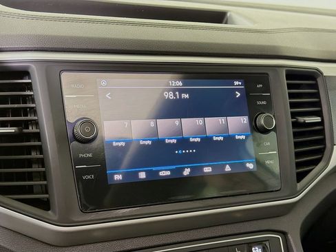 Used 2021 Volkswagen Atlas SE w/ Panoramic Sunroof Package image 16