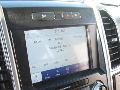 Used 2019 Ford F150 Lariat w/ Equipment Group 502A Luxury AWD/4WD image 38
