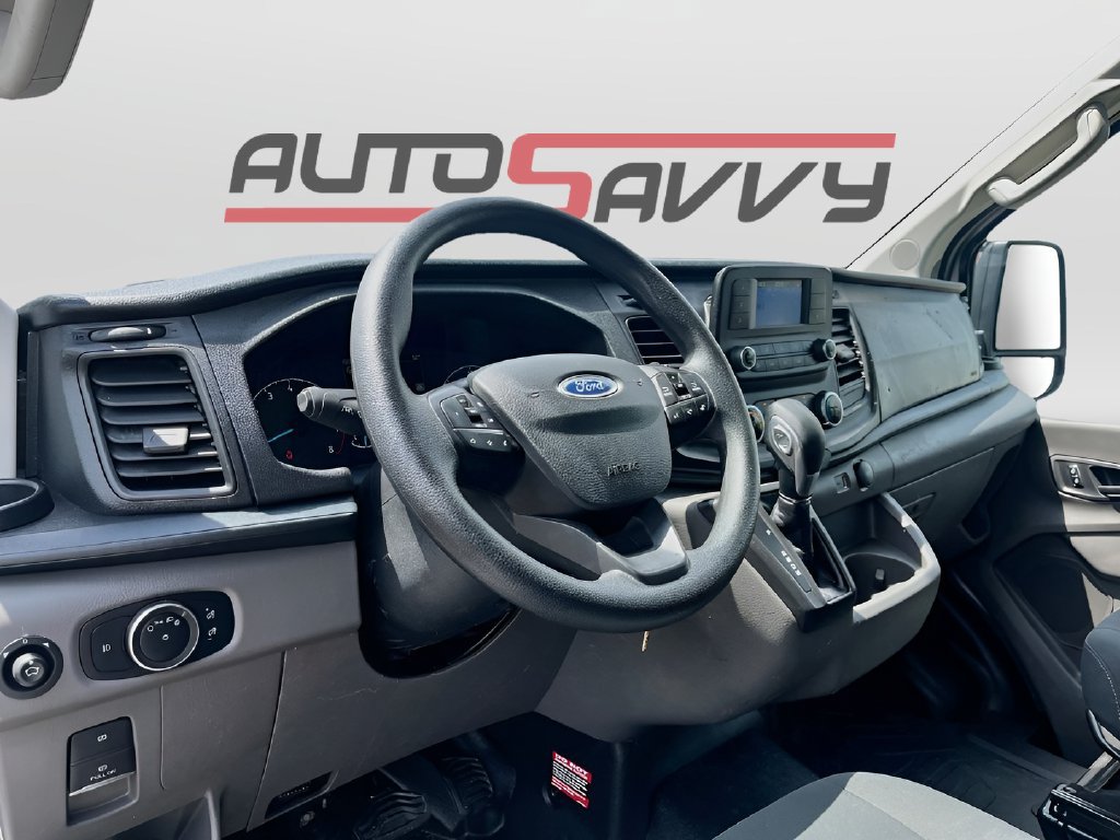 Used 2025 Ford Transit 250 Low Roof RWD image 9