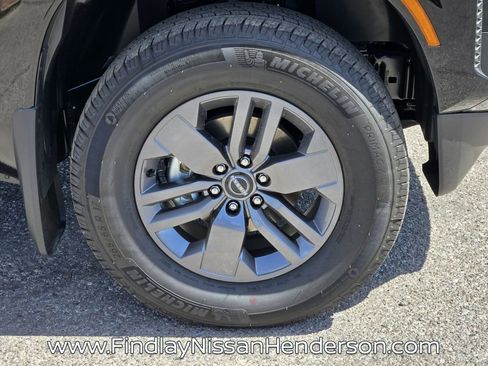 New 2025 Nissan Frontier SV w/ SV Convenience Package image 5