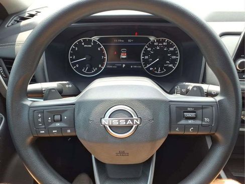 Used 2025 Nissan Rogue S FWD image 15