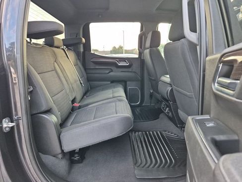 Used 2023 Chevrolet Silverado 1500 LT AWD/4WD image 18