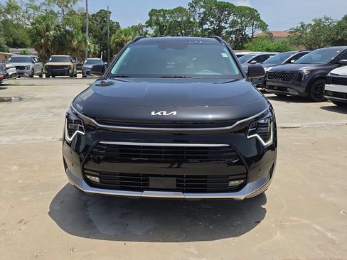 New 2026 Kia Niro SX Touring FWD image 3