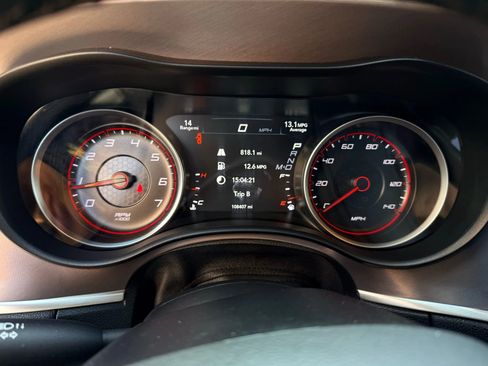 Used 2019 Dodge Charger SXT image 25