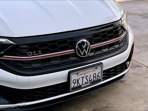 Used 2024 Volkswagen Jetta GLI Autobahn image 29